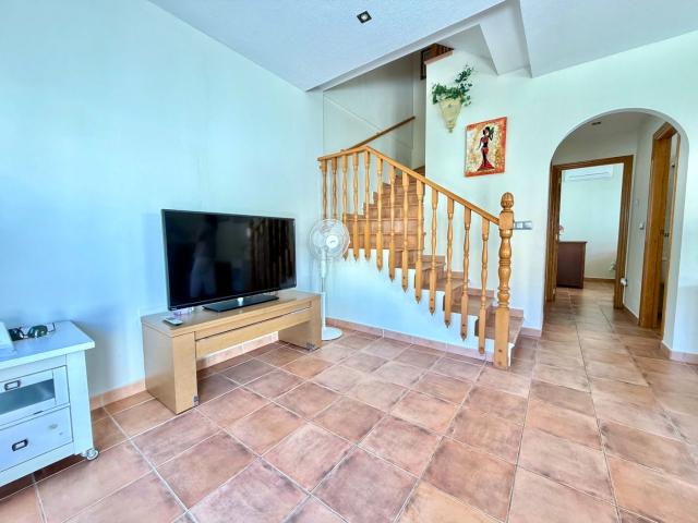 Casa adosada en venta en Pilar de la Horadada, El Mojón. ltpgtFantaacutestica casa adosada situada en una tranquila zona residencial, a solo tres minutos a pie de la Playa de las Higueric. Casas.