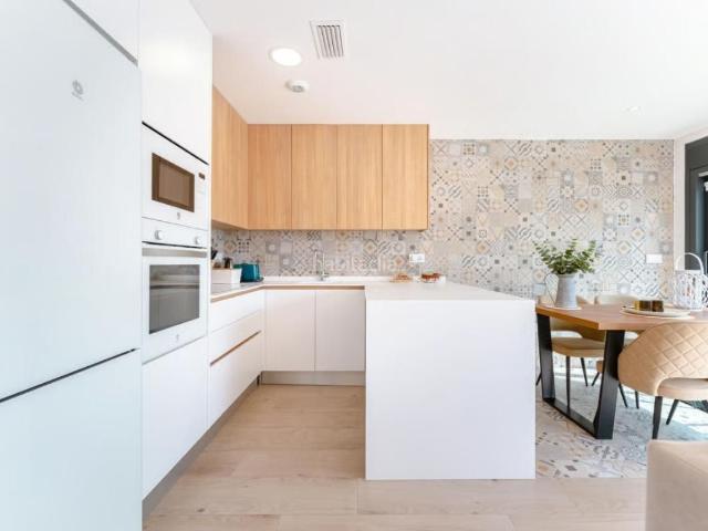 Casa adosada en venta en Pilar de la Horadada, Pilar de la Horadada Ciudad. Casa adosada de 3 dormitorios y 3 baños con piscina y terraza en Pilar de la Horadada. Casas adosadas Pilar de la.