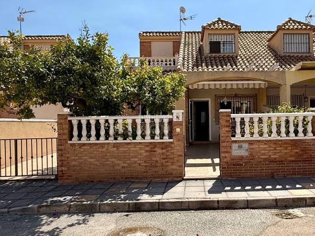 Casa adosada en venta en Pilar de la Horadada, Torre de la Horadada. Casa Adosada en Calle Mar Arábigo Pilar de la Horadada. Casas adosadas Pilar de la.
