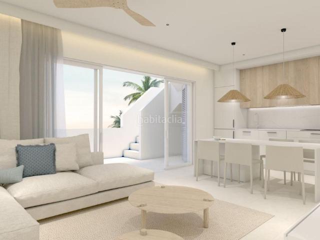 Casa adosada en venta en Pilar de la Horadada, Torre de la Horadada. Bungalows y adosados con 3 dormitorios, 2 baños, piscina comunitaria en zona de Torre de La Horadada. Casas adosadas Pilar de la.