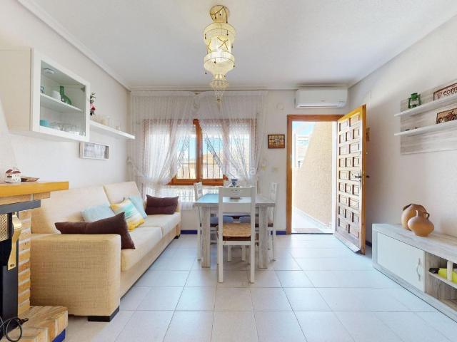 Casa adosada en venta en Pilar de la Horadada, Torre de la Horadada. Dúplex a escasos 300m. de la Playa del Conde en Torre de la Horadada. Casas adosadas Pilar de la.