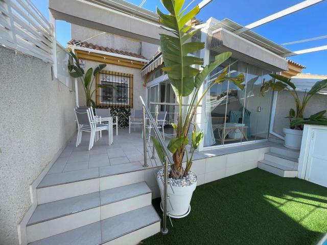 Casa adosada en venta en Pilar de la Horadada, Torre de la Horadada. Un sueño mediterráneo moderno!. Casas adosadas Pilar de la.