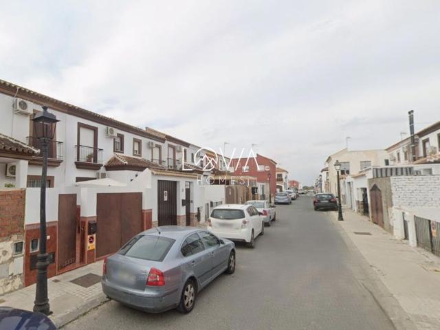 Casa adosada en venta en Pilas. Vivienda Adosada en rentabilidad en Pilas. Casas adosadas.