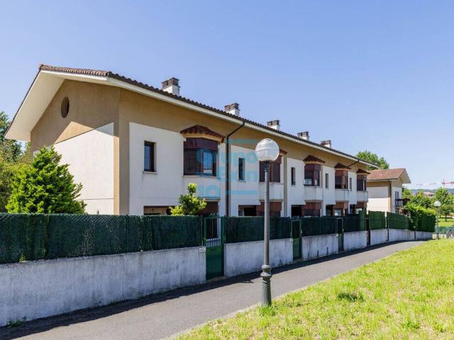Casa adosada en Venta en Pinar Anaka Belaskoenea