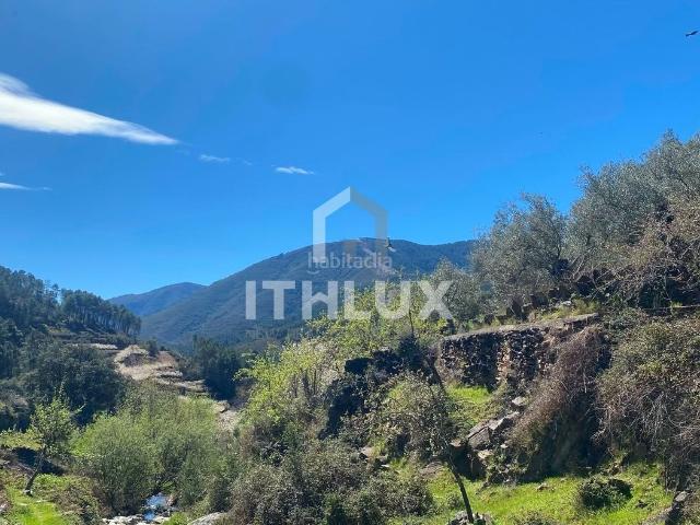 Casa adosada en venta en Pinofranqueado. Conjunto de seis construcciones tradicionales situado en la alquería de Aldehuela Pinofranqueado, en pleno corazón de Las Hurdes. Casas adosadas.