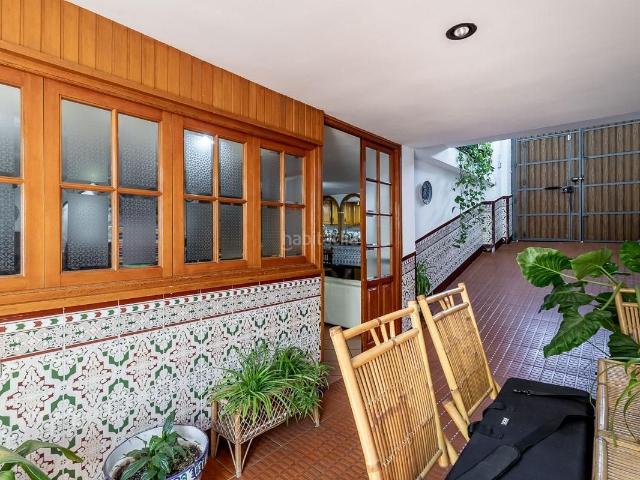Casa adosada en venta en Pinos Puente. Casa adosada con cochera y patio en Pinos Puente. Casas adosadas Pinos.
