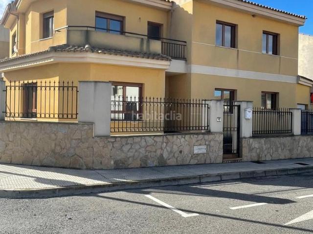 Casa adosada en venta en Pinoso. Casas adosadas.