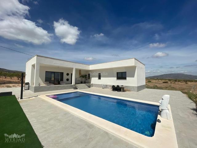 Casa adosada en venta en Pinoso. Casas adosadas.