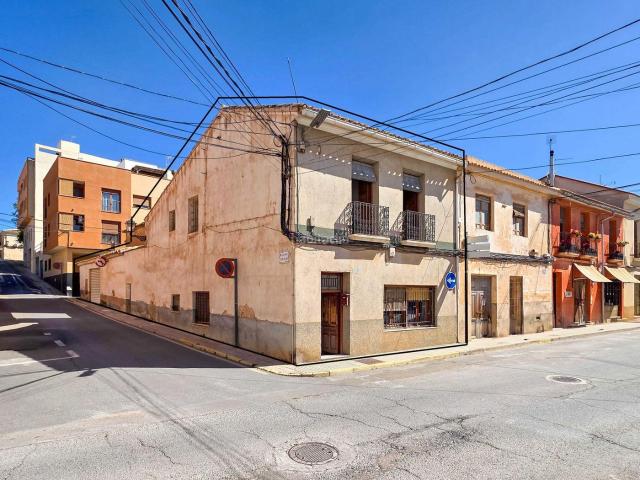 Casa adosada en venta en Pinoso. Casas adosadas.