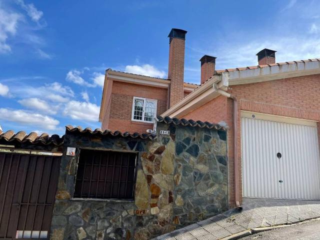 Casa adosada en Venta en Pioz