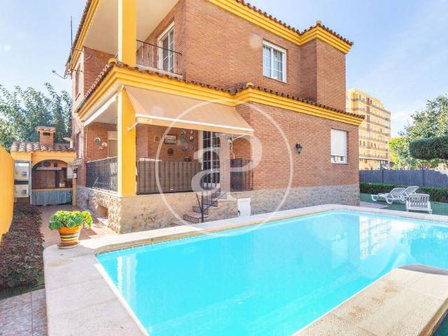 Casa adosada en Venta en Piscinas