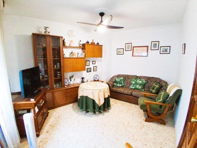 Casa adosada en venta en Píñar. Casa adosada de pueblo en Piñar. Casas adosadas.