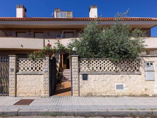 Casa adosada en Venta en Plaza de Toros Barón de Warsage