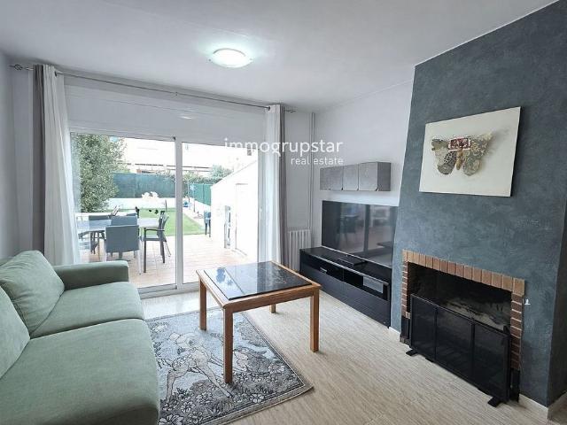 Casa adosada en venta en plaza Del President Irla, Santa Cristina d´Aro, de 140 m² 4 habitaciones por 400.000