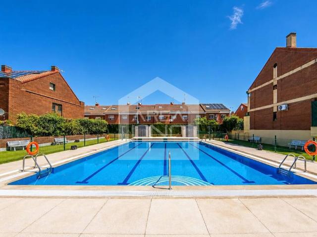 Casa adosada en Venta en Prado Santo Domingo Ensanche