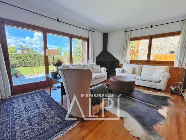 Casa adosada en Venta en Prats i Sansor