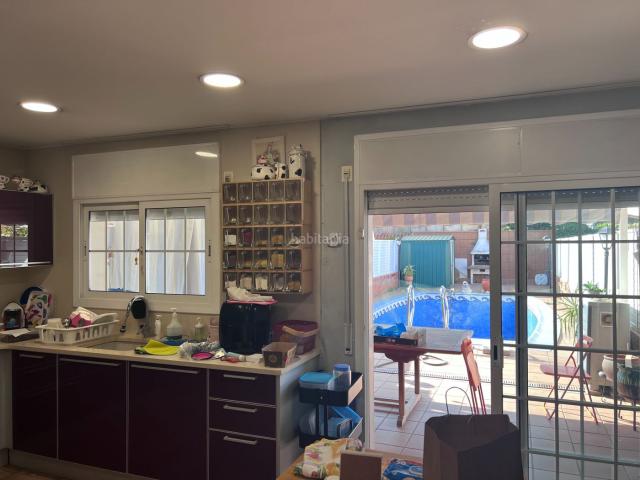 Casa adosada en venta en Premià de Mar, Zona Alta. Casa adosada con piscina. Casas adosadas Premià de.