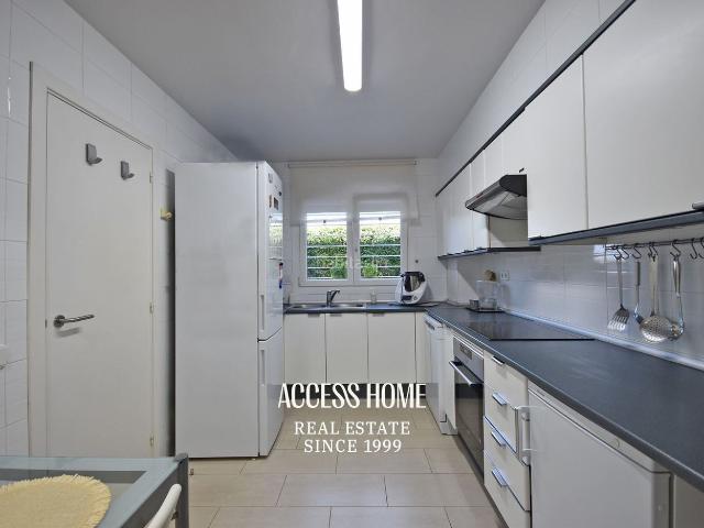 Casa adosada en venta en Premià de Mar, Banyeres. Casa adosada en venta en Premià de Mar con piscina comunitaria en la exclusiva zona de La Salle. Casas adosadas Premià de.