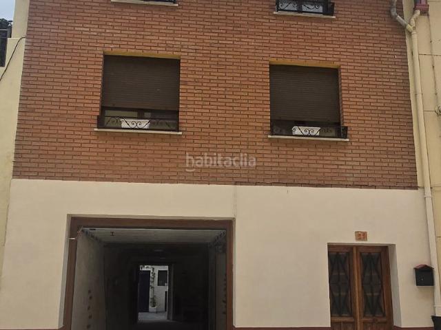 Casa adosada en venta en Puebla de Arganzón La. CASA DE 309 M² CON GARAJE, PATIO Y TALLER EN LA PUEBLA DE ARGANZÓN. Casas adosadas Puebla de Arganzón.