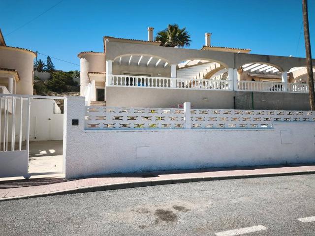 Casa adosada en Venta en Pueblo Acantilado Lanuza