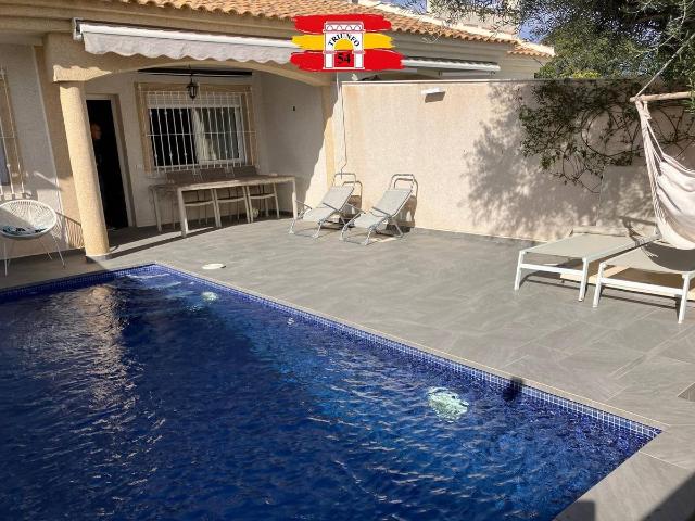 Casa adosada en Venta en Pueblo Latino