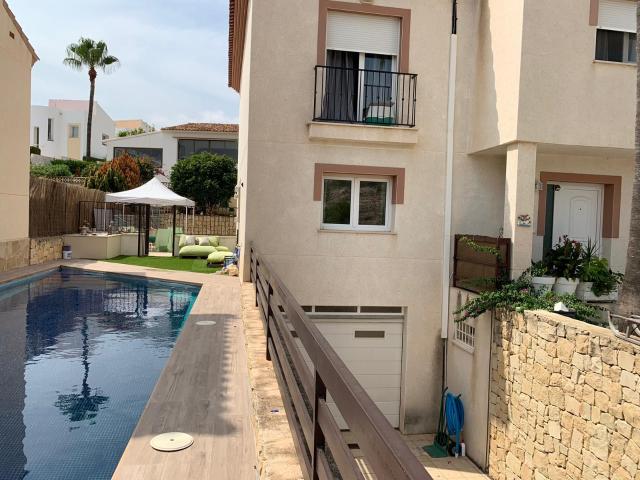 Casa adosada en Venta en Pueblo Urbanizaciones