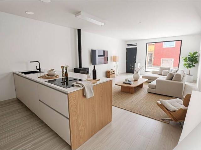 Casa adosada en Venta en Pueblo