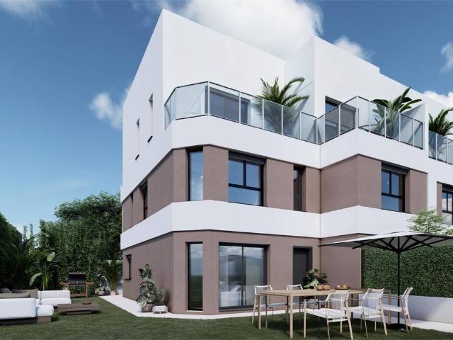 Casa adosada en Venta en Pueblo