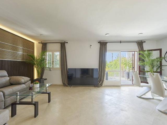 Casa adosada en Venta en Puente Romano