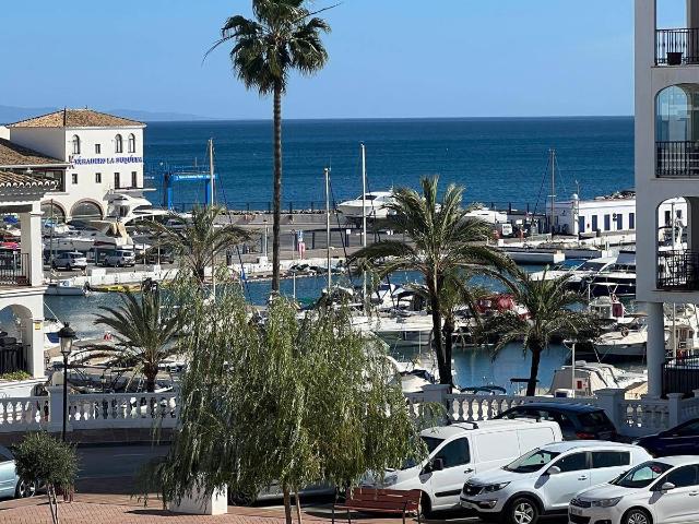 Casa adosada en Venta en Puerto de la Duquesa