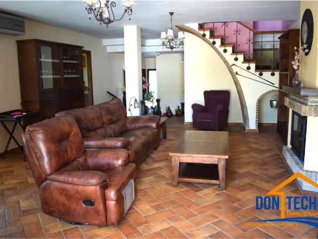 Casa adosada en Venta en Puerto de la Duquesa
