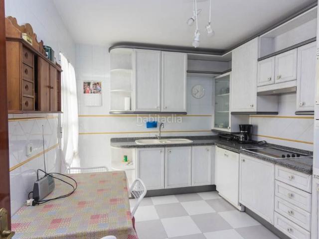 Casa adosada en venta en Puerto de Santa María El, Crevillet. Bonita y amplia vivienda adosada en una de las zonas más demandadas de la ciudad, junto a la Avda. de la Libertad. Casas adosadas.