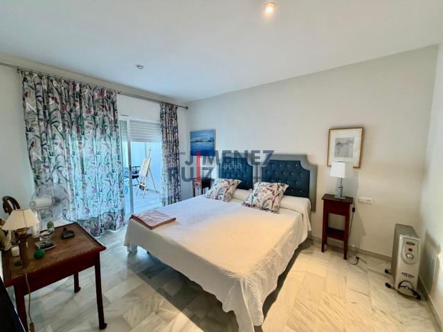 Casa adosada en venta en Puerto de Santa María El, Fuentebravía. Adosado en Fuentebravía a 4 min de la playa con jardín, garaje y 5 espacios para dormir. Casas adosadas Puerto de Santa María.