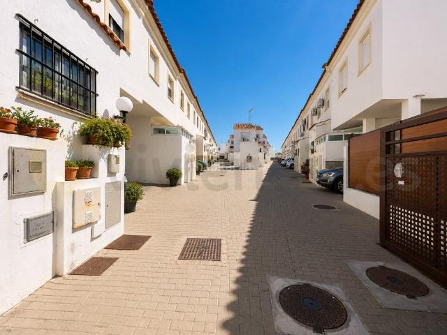 Casa adosada en venta en Puerto Real, Las Canteras. ADOSADA EN PUERTO REAL EN LA ZONA LAS CANTERAS. Casas adosadas Puerto.