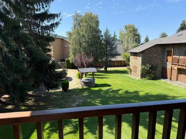 Casa adosada en venta en Puigcerdà Pirineos. Magnifica casa a La Cerdanya, amb una comunitat molt cuidada. Pau, tranquilitat i molt a prop de Tot. Casas adosadas.