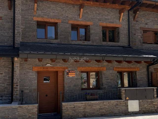 Casa adosada en venta en Puigcerdà Pirineos. CASA DE OBRA NUEVA EN PUIGCERDÀ ESPACIO, CONFORT Y EFICIENCIA ENERGÉTICA EN LA CERDANYA. Casas adosadas.