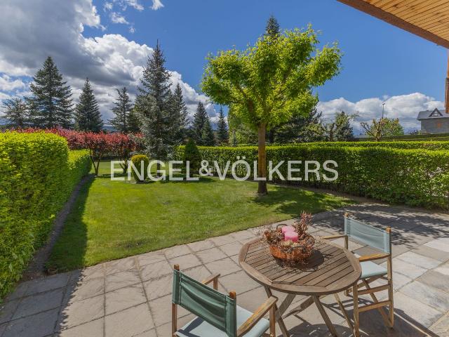Casa adosada en venta en Puigcerdà Pirineos. Casa rodeada de zonas verdes en Puigcerdà. Casas adosadas.
