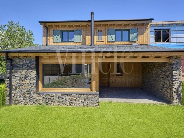 Casa adosada en Venta en Puigcerdà