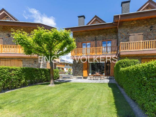 Casa adosada en Venta en Puigcerdà