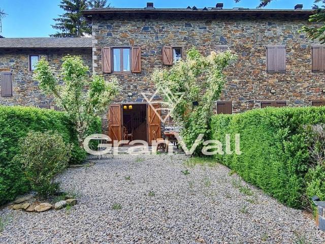 Casa adosada en Venta en Puigcerdà