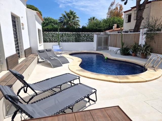 Casa adosada en Venta en Punta Prima