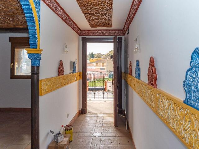 Casa adosada en venta en Purullena. Casa con encanto en Purullena Inversión única con estilo Alhambra. Casas adosadas.