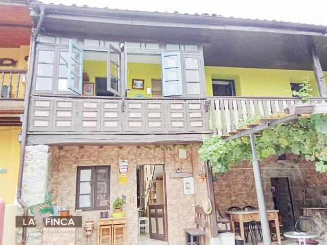 Casa adosada en venta en Quirós. QuirósCasa. Casas adosadas.