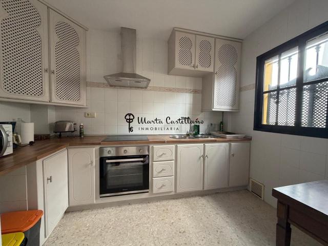 Casa adosada en venta en Rota, Centro La Costilla. CASA EN CASCO ANTIGUO. Casas adosadas.
