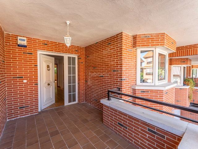 Casa adosada en venta en Rozas de Madrid Las, Las Matas Peñascales. CAPITAL HOME TORRELODONES VENDE EN EXCLUSIVA FANTÁSTICO CHALET ADOSADO EN UNA DE LAS MEJORES ZONAS DE LAS ROZAS. Casas adosadas.