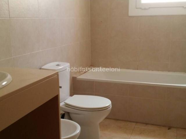 Casa adosada en venta en Roca del Vallès La. Casa OCUPADA en venta en La Roca del Vallés. Casas adosadas Roca del Vallès.