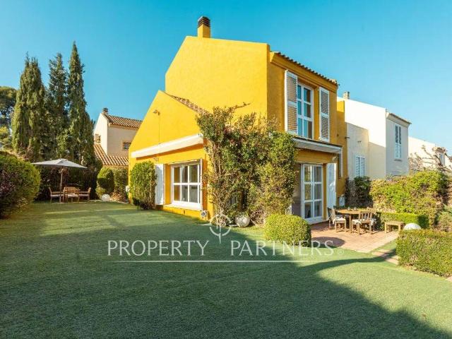 Casa adosada en Venta en Rocafort