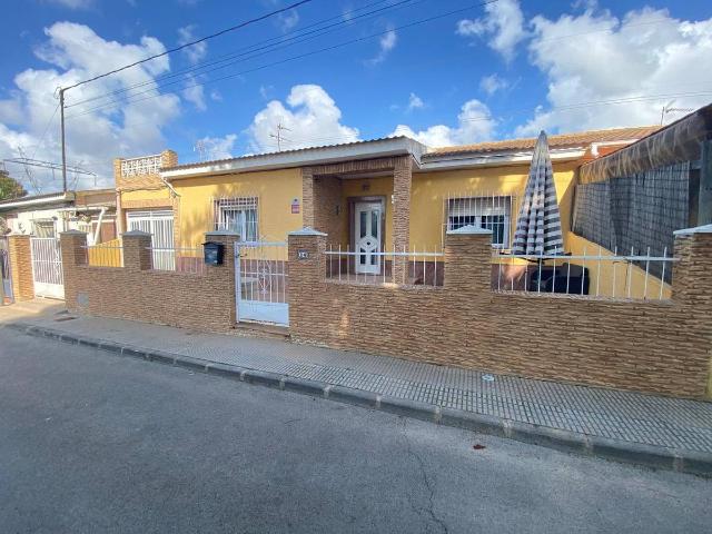 Casa adosada en Venta en Roda