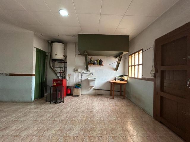 Casa adosada en venta en Roda de Ter. Casa adossada amb sol, terrasses i espai per tota la família. Casas adosadas Roda de.