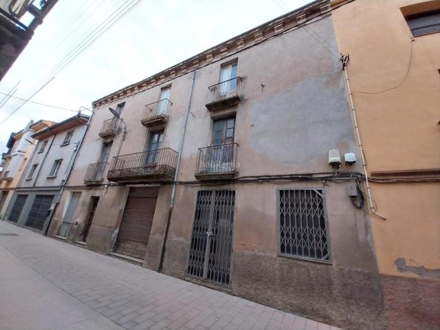 Casa adosada en venta en Roda de Ter. Finca, Edificio en Venta. Casas adosadas Roda de.